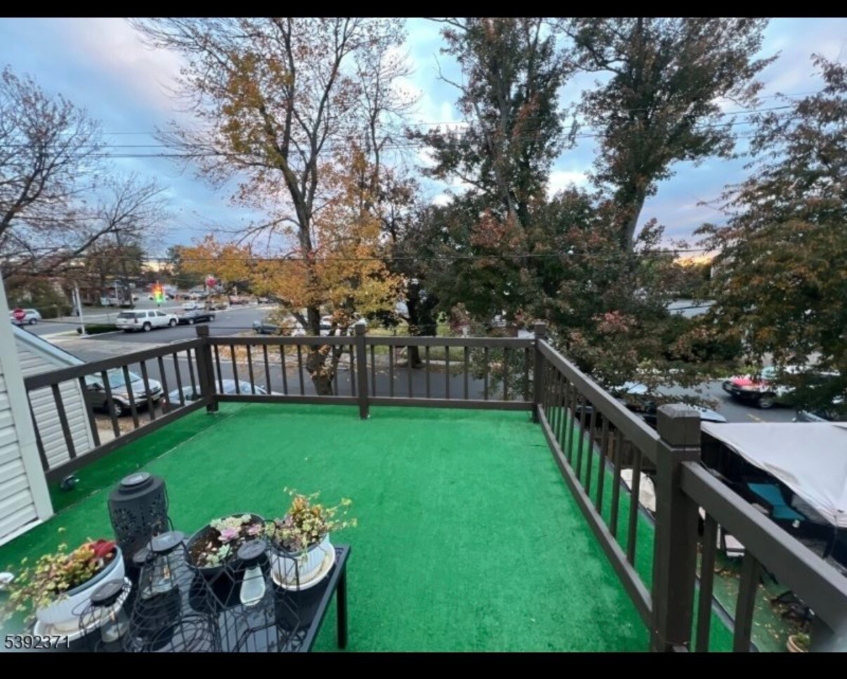 Building Photo - 2505 Girard Pl