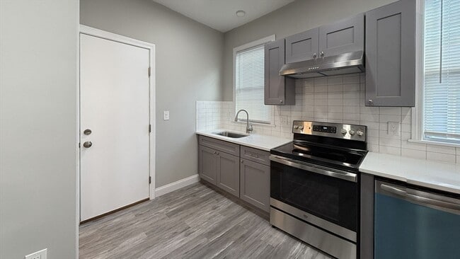 Building Photo - 50 Lithgow St