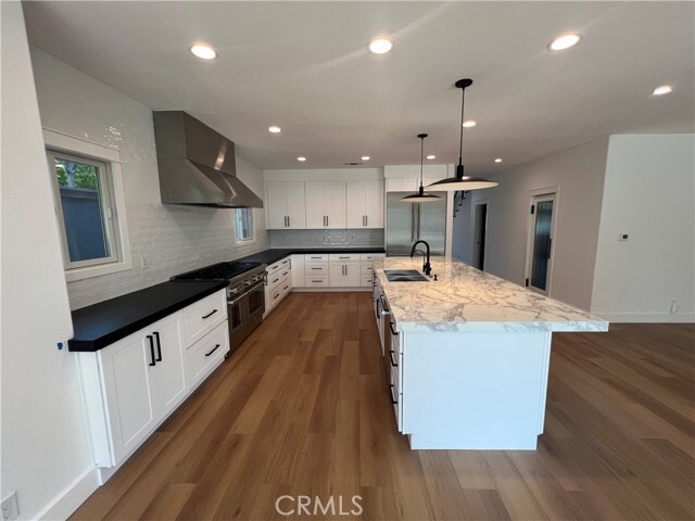 Building Photo - 2517 Fairway Dr