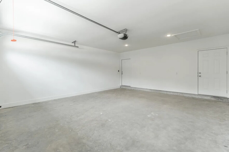 Building Photo - 4696 Heiskell Dr