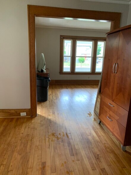 Building Photo - 144 Forest Hill Dr