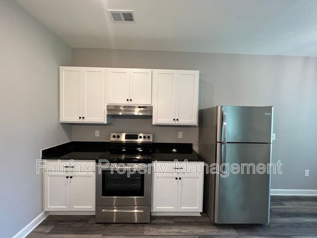 Building Photo - 518 Boone St