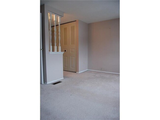 Building Photo - 119 Ligonier Ln