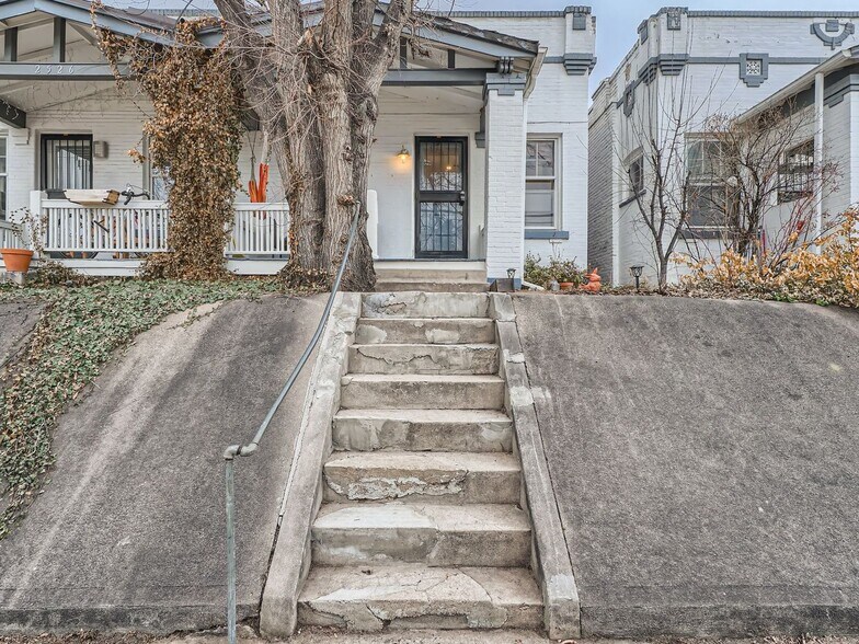 Building Photo - 2524 E 12th Ave