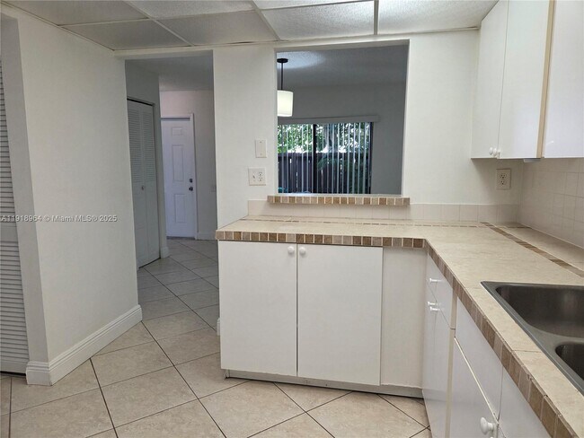 Building Photo - 7034 SW 114th Pl