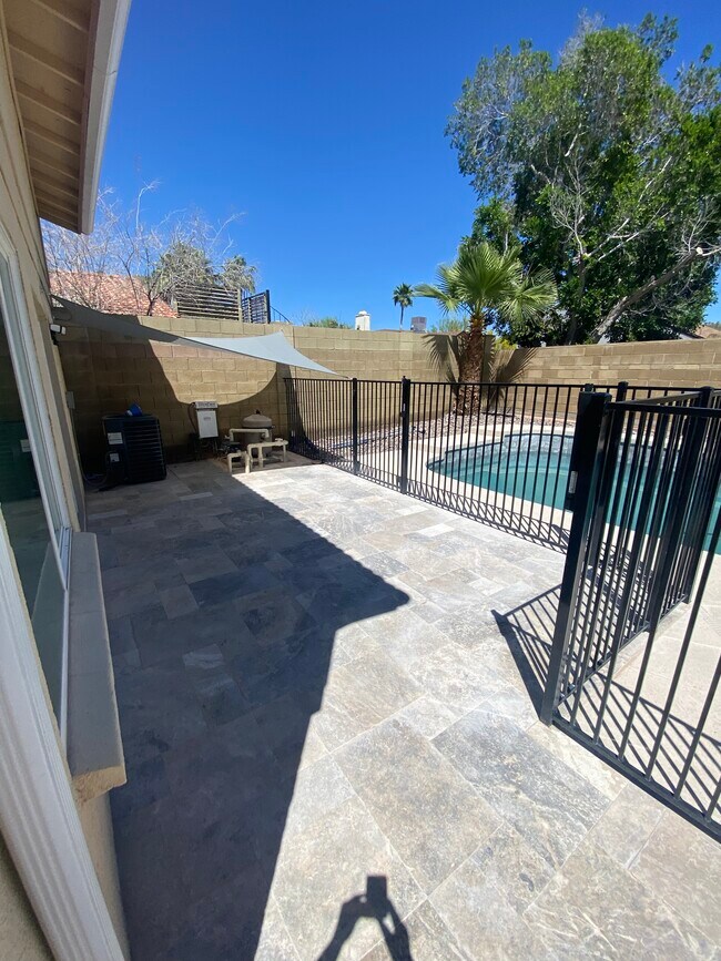 Building Photo - 9653 S 44th St