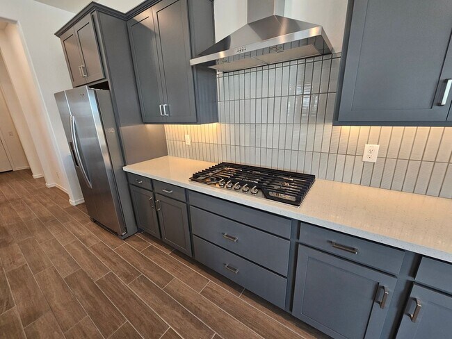 Building Photo - Wonderful new build with family fun amenities