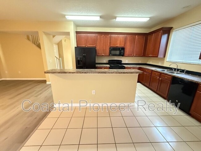 Building Photo - 10337 Stratford Pointe Ave