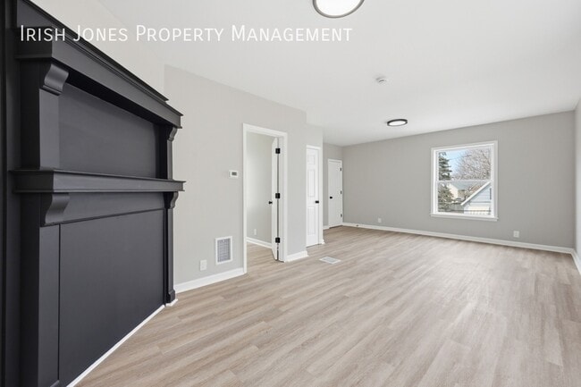 Building Photo - 61 Princeton Pl