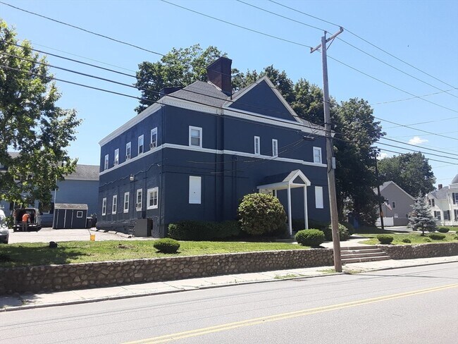 Building Photo - 143 Groveland St