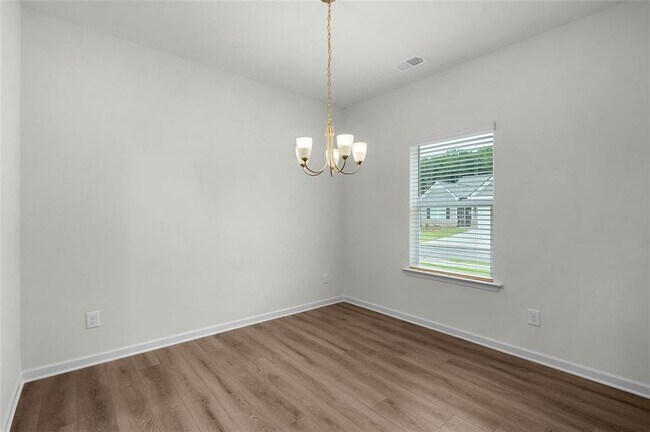 Building Photo - 145 Sycamore Ln