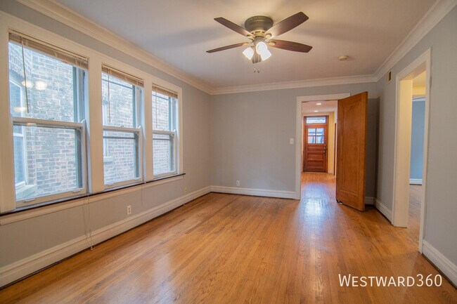 Building Photo - 5844 N Artesian Ave