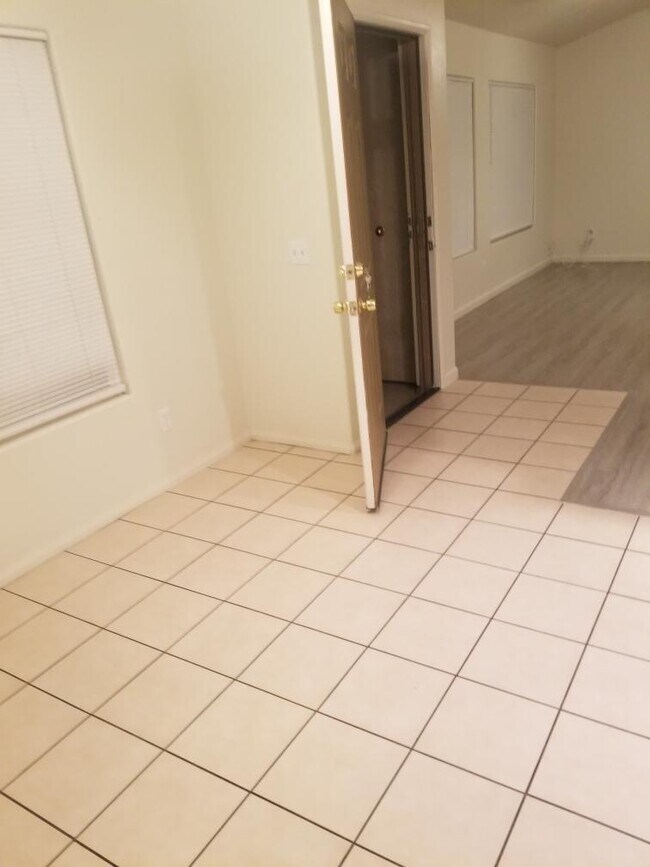 Building Photo - 66389 Desert View Ave