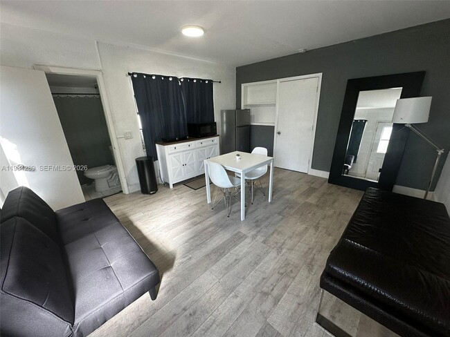 Building Photo - 275 NW 46th St