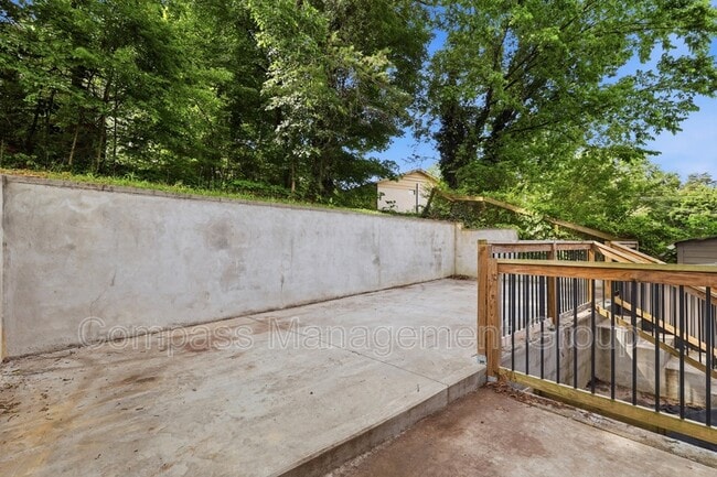 Building Photo - 7668 Chatham Cir NW