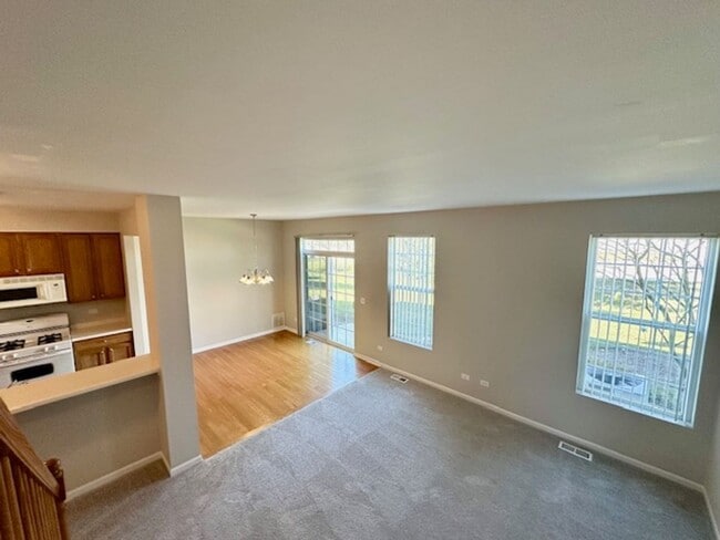 Building Photo - Excellent 2 Bedroom Plus Huge Loft  2.5 Bath and 2 car attached garage