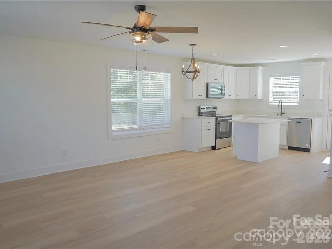 Building Photo - 816 Fairview St