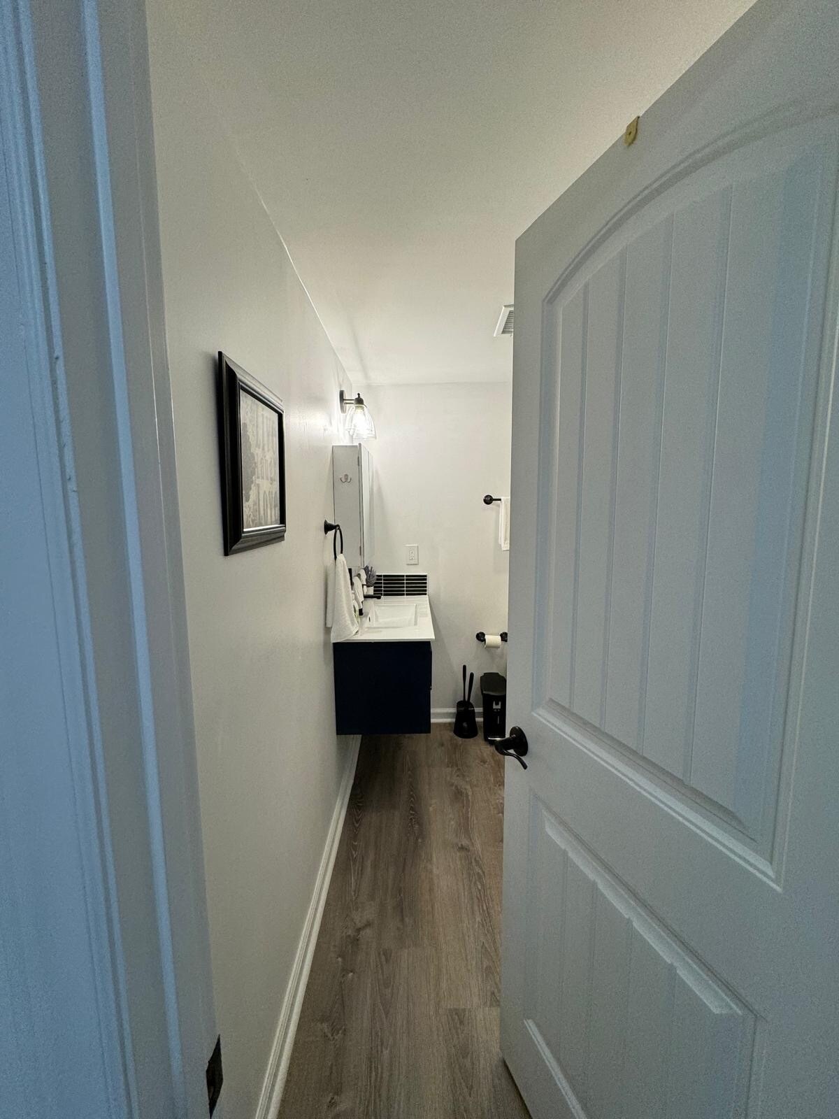 Bathroom - 2817 Sourwood St