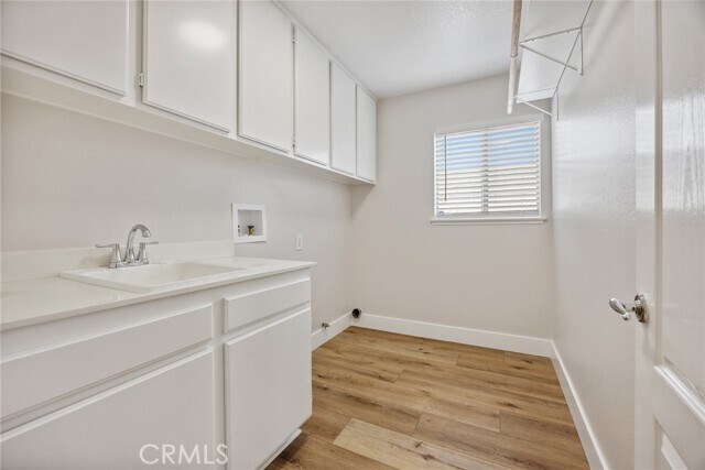 Building Photo - 1427 E Cisneros Ln