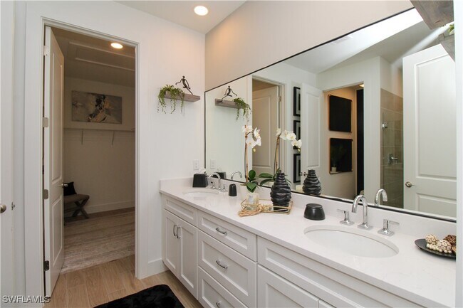 Building Photo - 8857 Oceana Wy