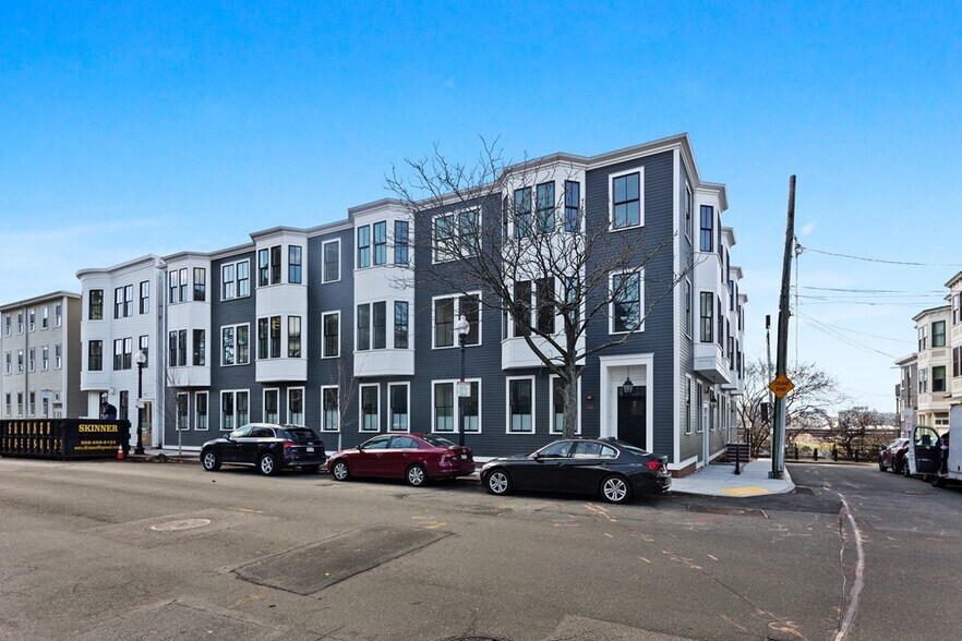 Building Photo - 324 Bunker Hill St