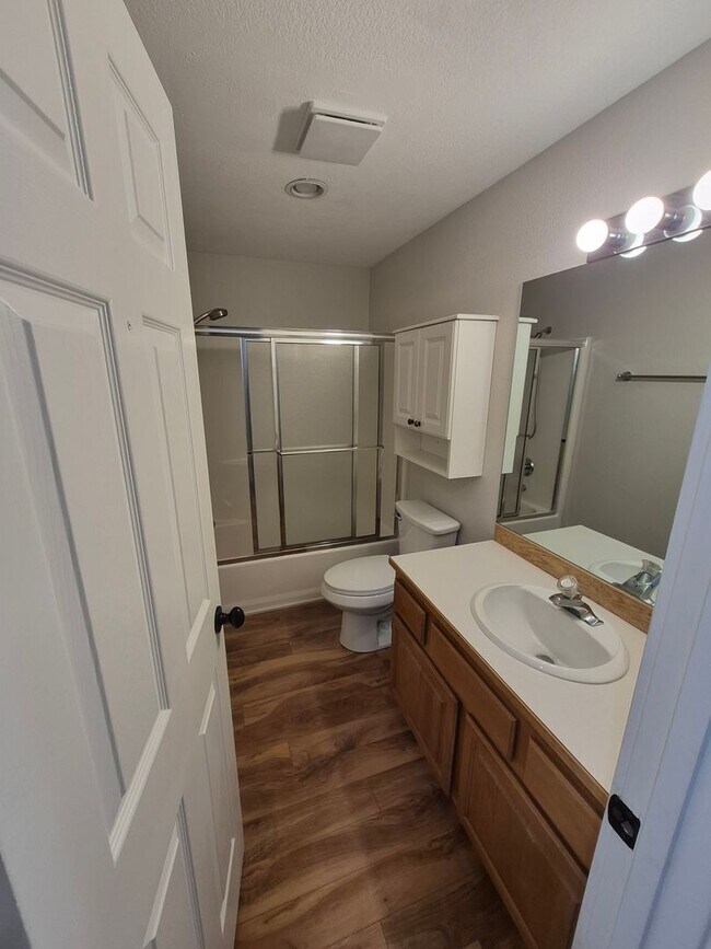 Building Photo - 3BR/2BA Retreat in Tollgate development - Sisters