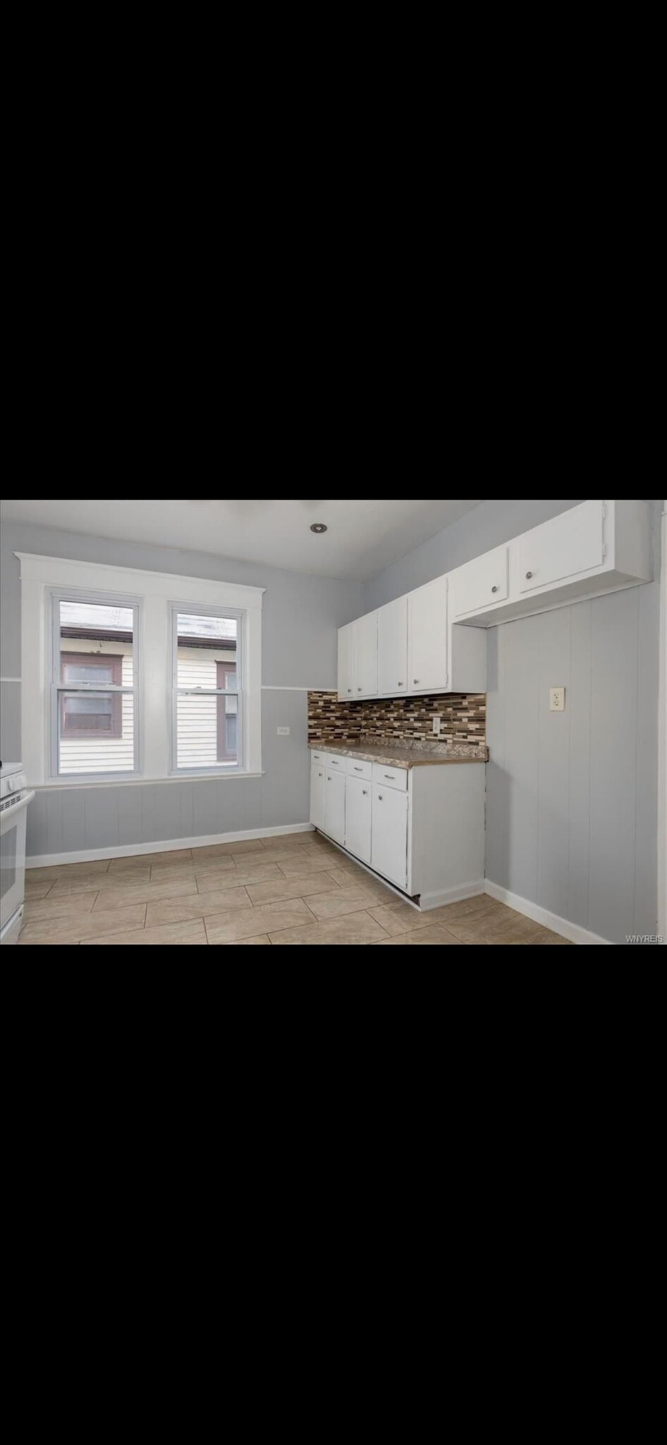 Building Photo - 431 Hoyt St