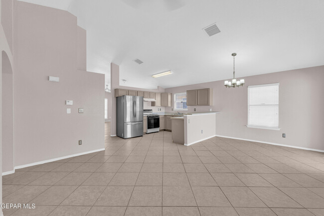 Building Photo - 11868 Oak Crossing Dr