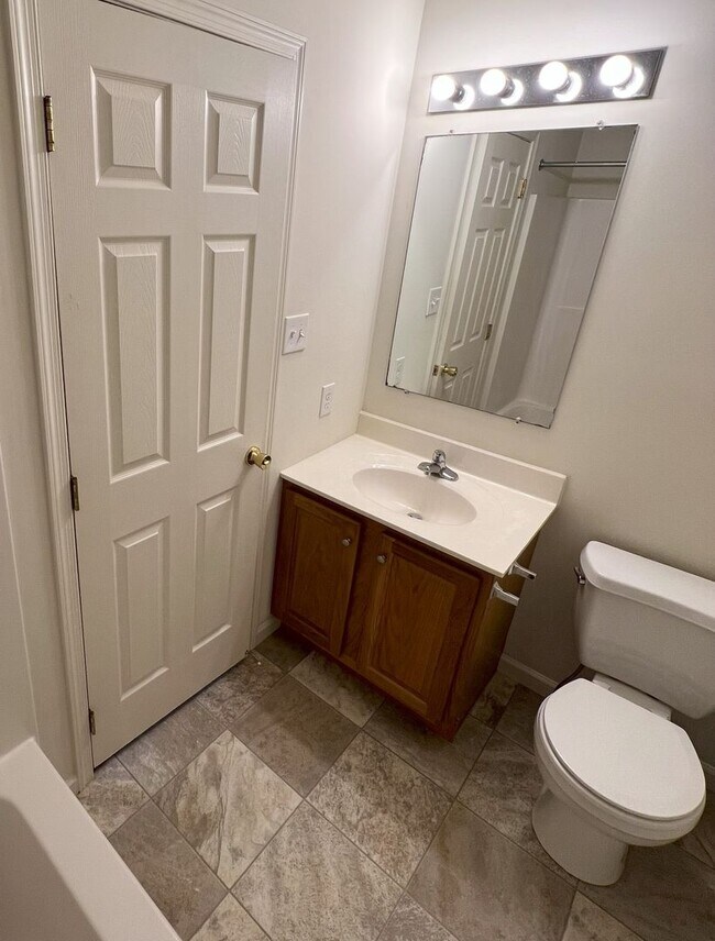 Building Photo - Spacious Townhome with 1-Car Garage & Pet-Friendly – Conrad Weiser Schools!
