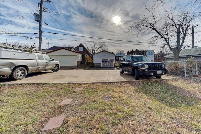 Building Photo - 3908 McDonald Ave