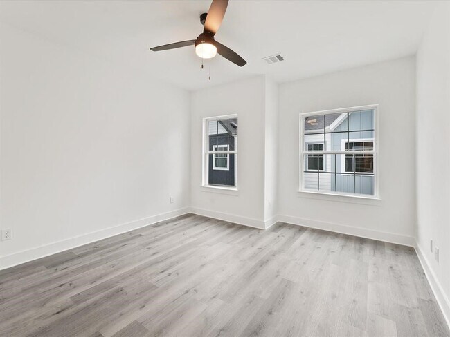 Building Photo - 4018 Northfield Ln