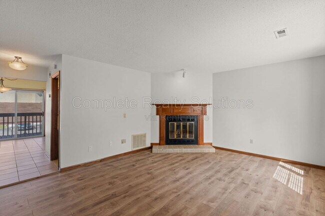 Building Photo - 254 Carmel Woods Dr