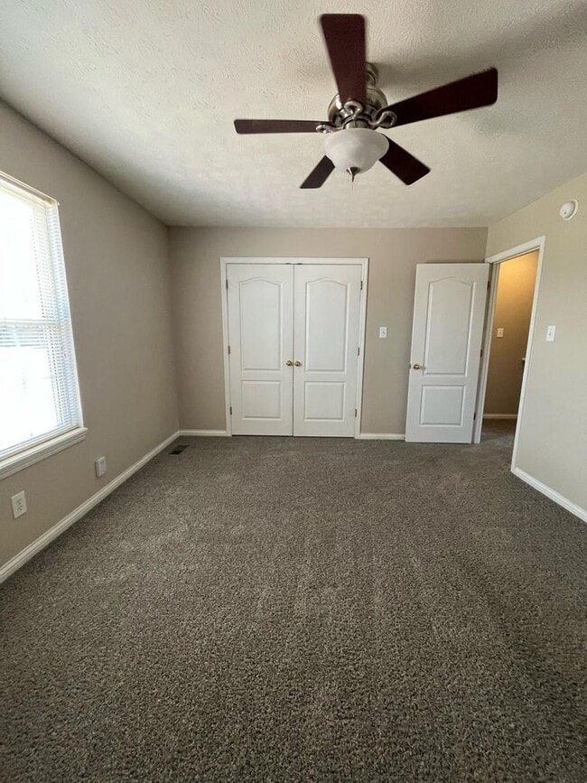 Building Photo - Two-bedroom, 1.5-bath townhouse in Nicholasville, KY