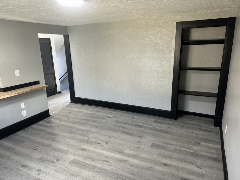 Building Photo - 706 Church St