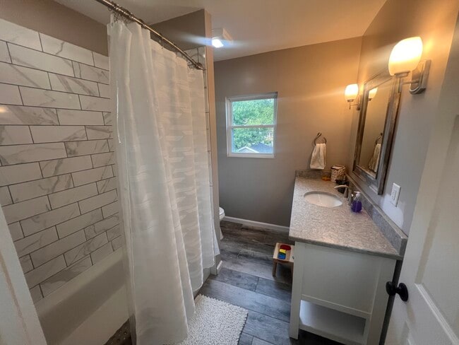 Building Photo - 4216 32nd Ave