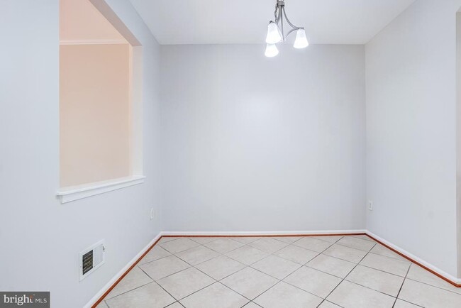 Building Photo - 4302 Day Lily Dr