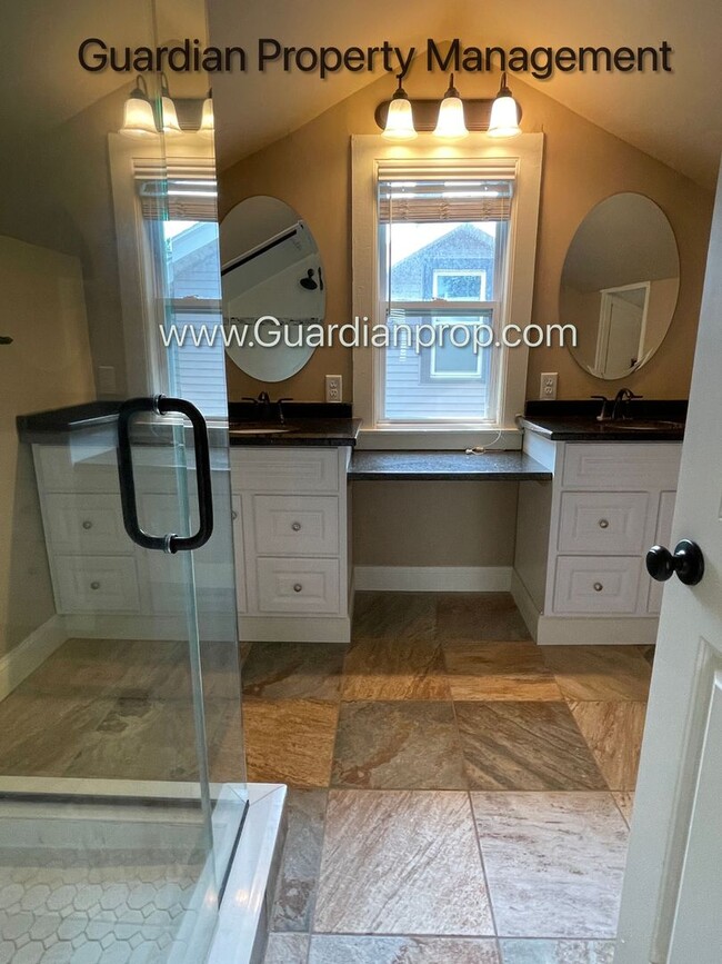 Building Photo - South Minneapolis Single Family Home, Fenc...