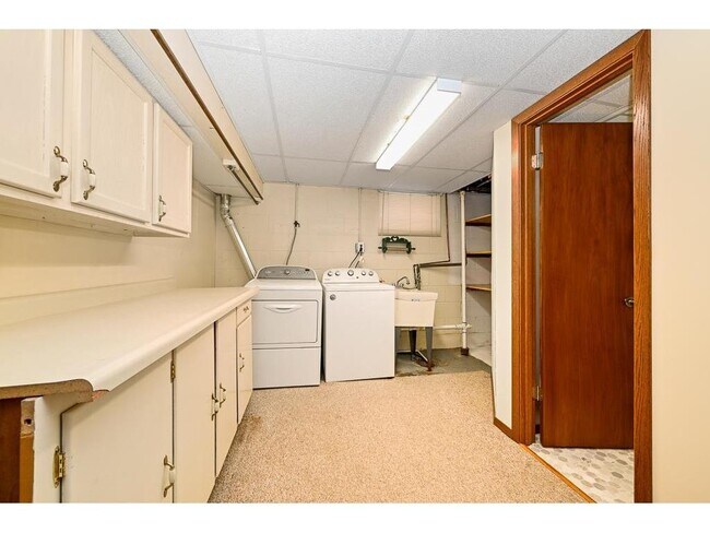 Building Photo - 7201 Kentucky Ave N