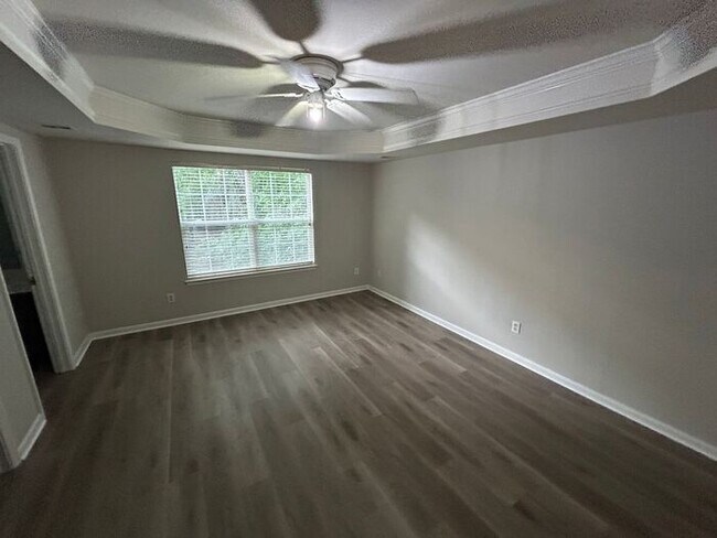 Building Photo - **Spacious 4-Bedroom Home with Walk-In Clo...