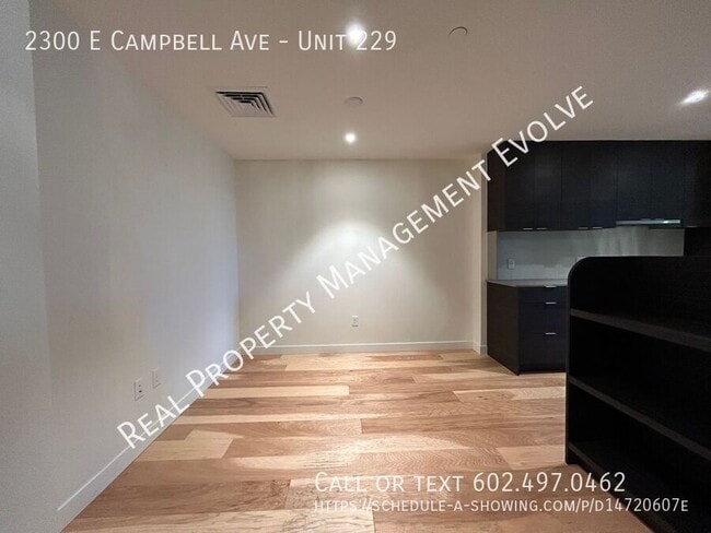 Building Photo - Luxurious Living In This High-end Condo! *...