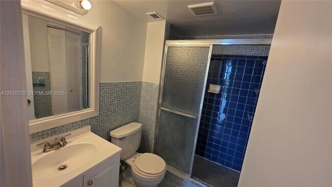 Building Photo - 1351 NE Miami Gardens Dr