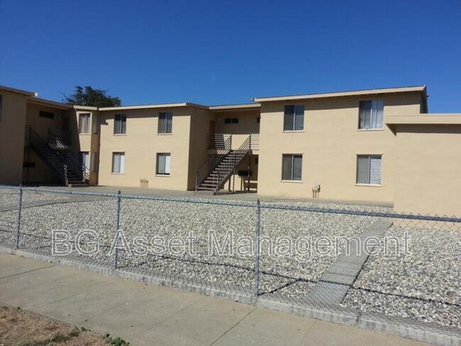Primary Photo - 1415 Visalia Ave