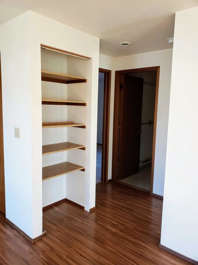 Building Photo - 1108 E Maryland St