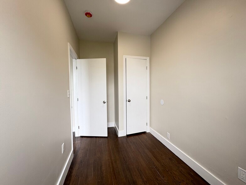 55 2nd Ave B4 - 55-57 2nd Ave
