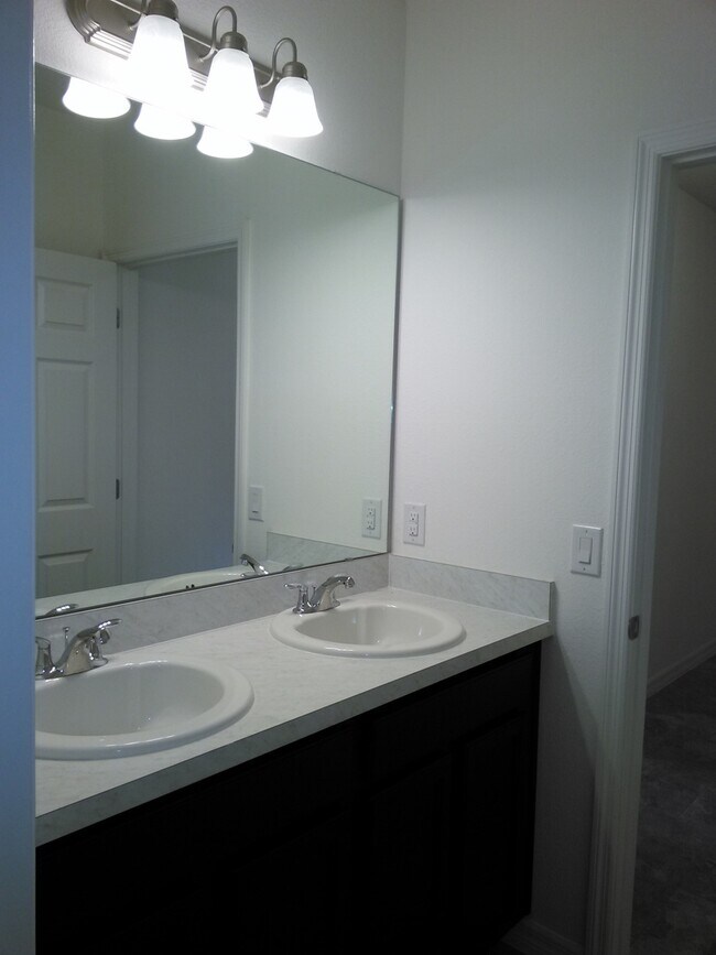 Building Photo - Overlook Reserve-3252 Emilio Pl Kissimmee, FL 34758