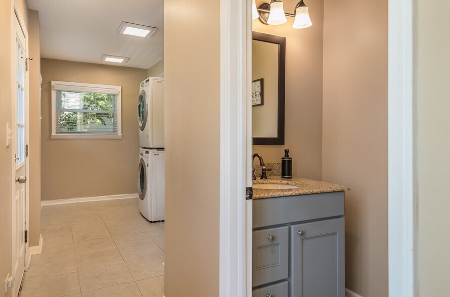 Building Photo - 16 W Edward St