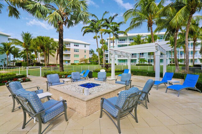 Building Photo - 515 Bay Colony Dr N