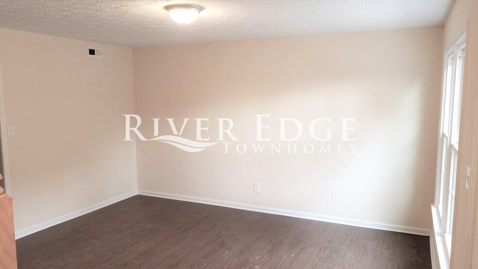 Building Photo - 508 Lusardi Dr