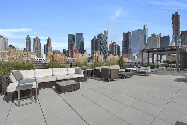Building Photo - 432 W 52nd St