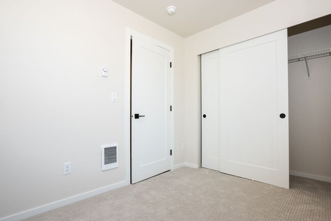 Building Photo - NEW CONSTRUCTION- MOVE- IN READY